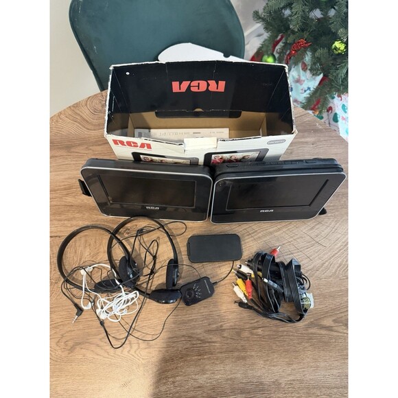RCA 7” Dual Screen Mobile DVD System Headrest Mounting Kit And Remote Control - Picture 4 of 4